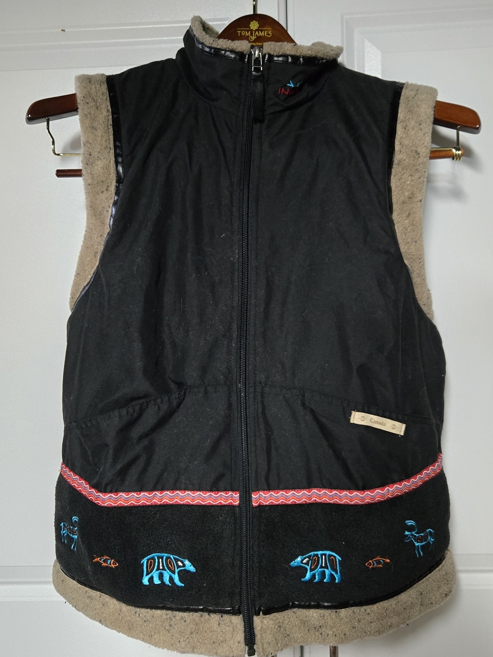 INUK Black Sherpa-Lined Vest with Animal Embroidery